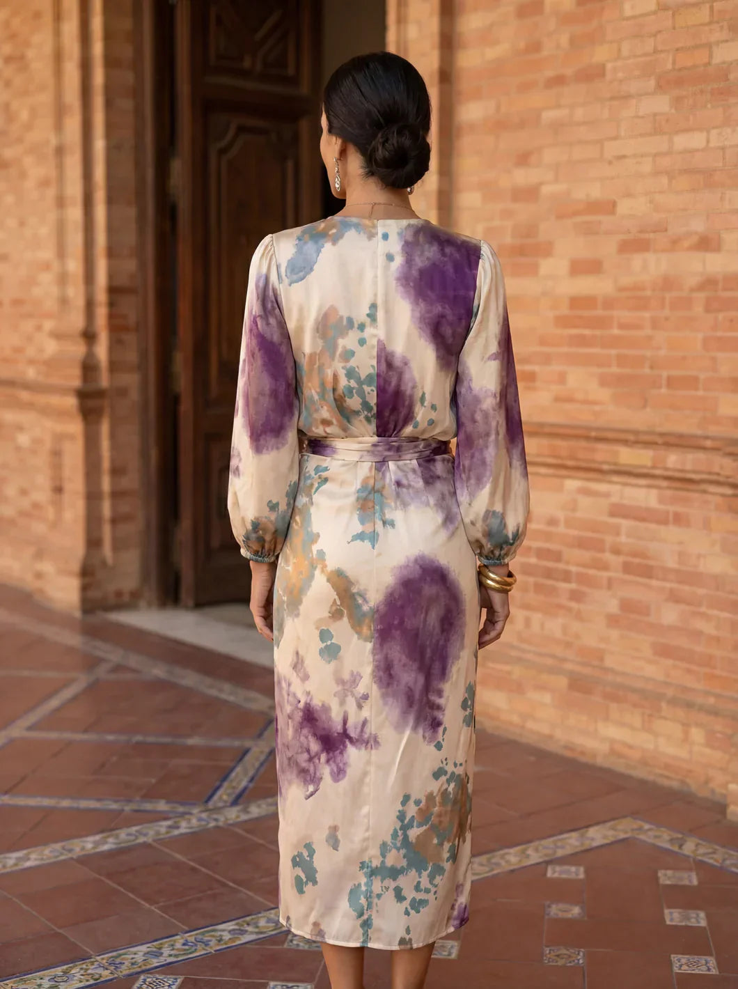 Vestido Macarena Violet Silk · vista trasera